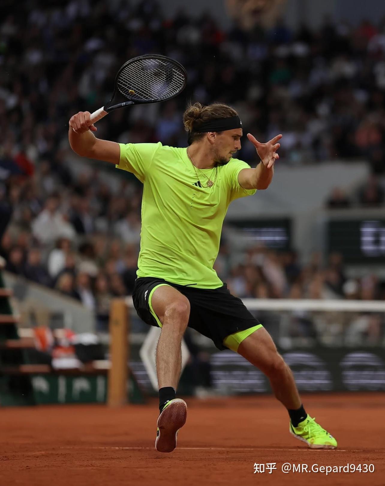 法网绝杀年终总决赛,兹维列夫统治全场 法网绝杀年终总决赛,兹维列夫统治全场